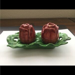 Vintage 1940's Flower Salt & Pepper Shakers with tray.